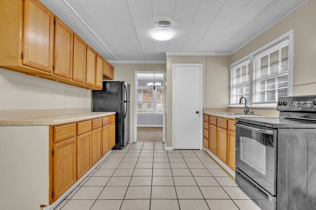 Building Photo - 4413 6th Ave