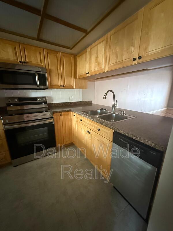 Building Photo - 2040 Sunset Grove Ln