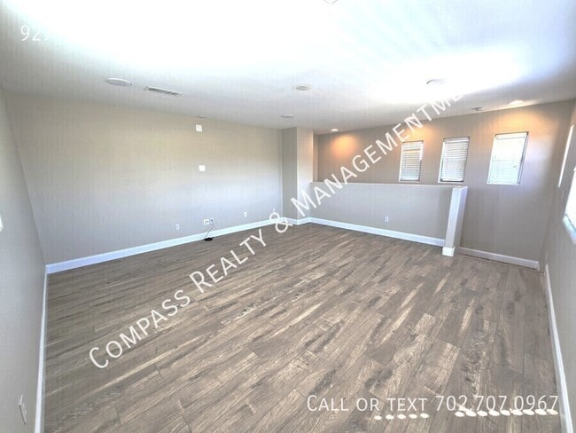 Building Photo - 927 Via Canale Dr