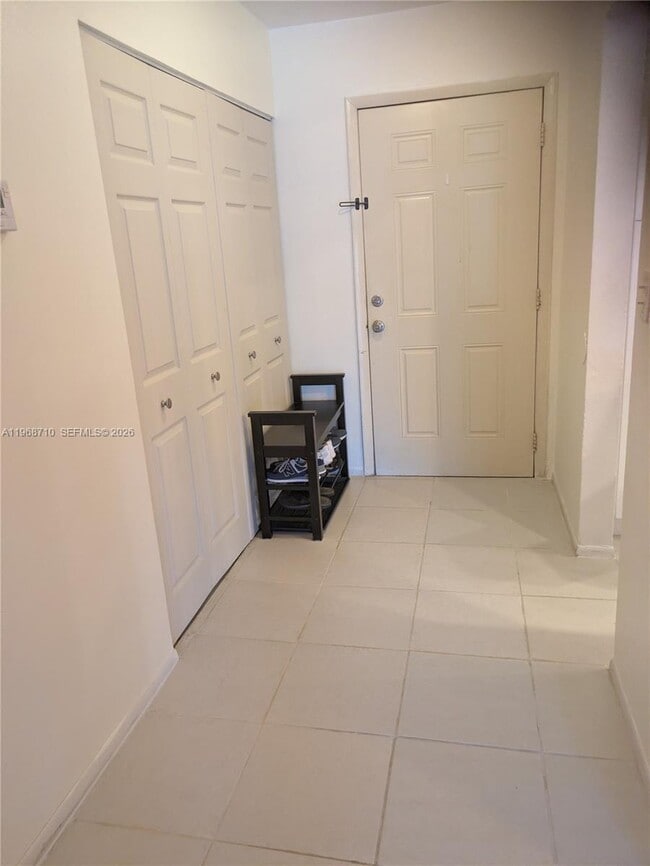 Building Photo - 9621 SW 77th Ave