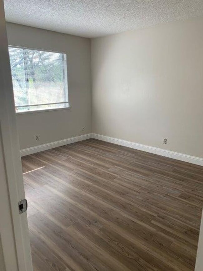 Building Photo - 5552 Keoncrest Cir