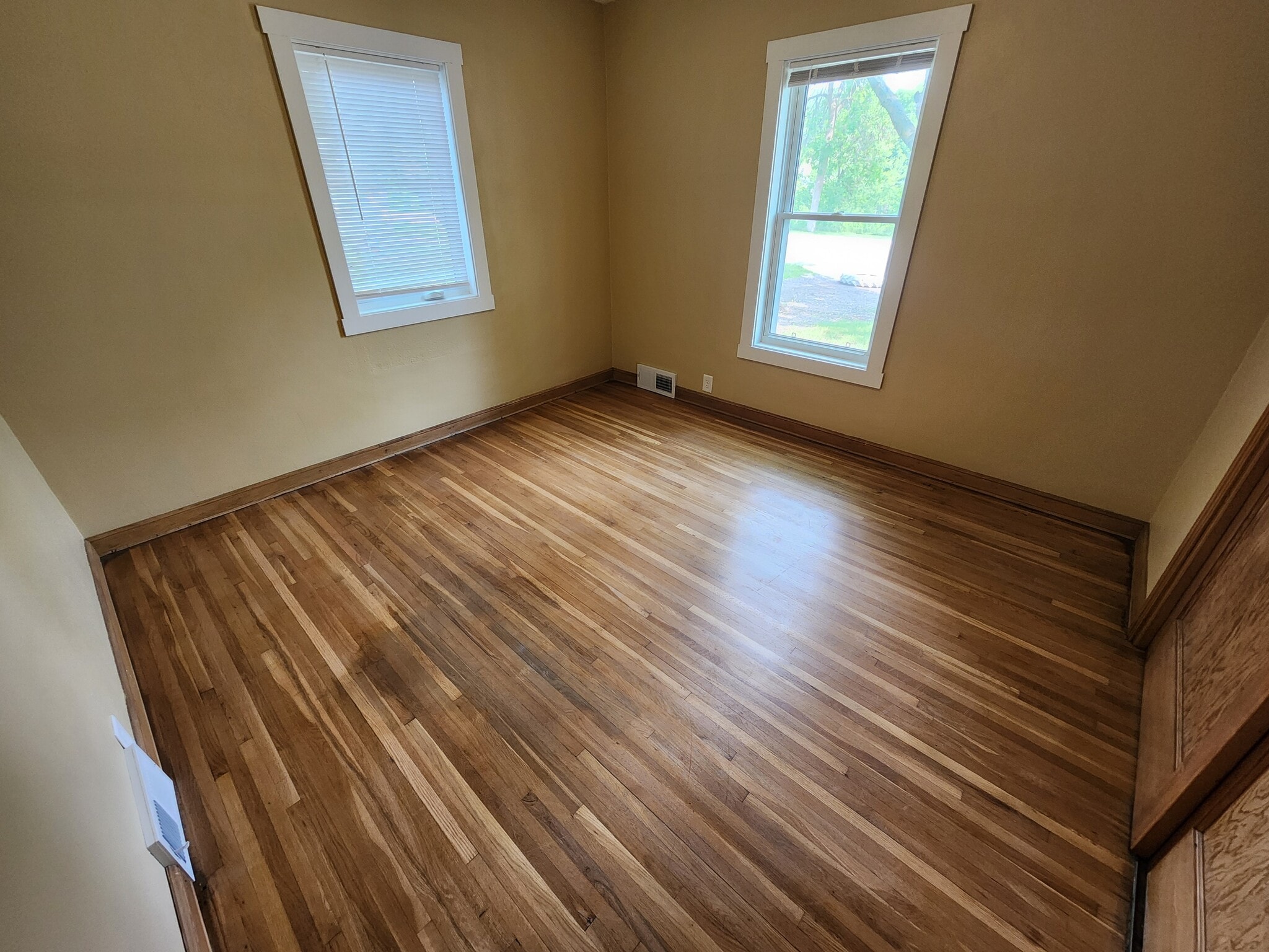 Main level bedroom 2 - 260 1st St S