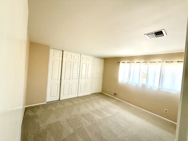 Building Photo - 232 S Pine St