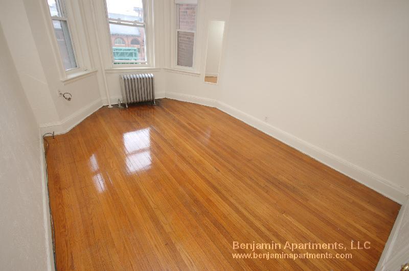 Primary Photo - 1195 Boylston St