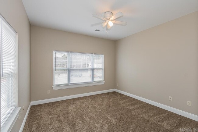 Building Photo - 1216 Sadie Dr