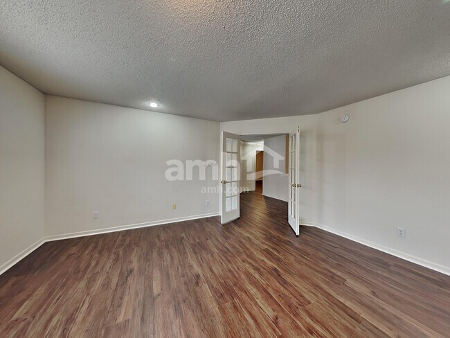 Building Photo - 10167 Hatherley Way