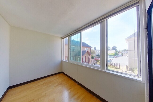 Floorplan - 2028 Dwight Way