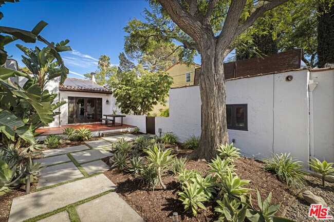 Building Photo - 1169 S Sierra Bonita Ave