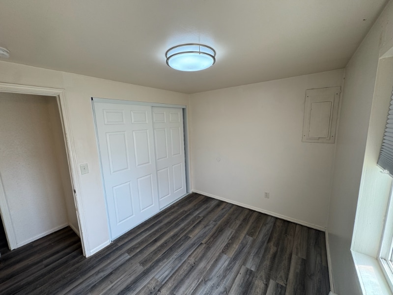Building Photo - 1110 S Alderwood Dr