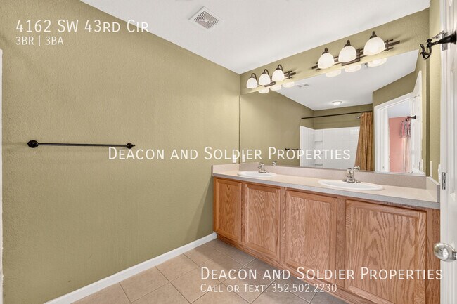 Building Photo - 4162 SW 43rd Cir
