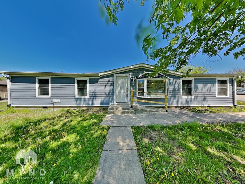 Primary Photo - 3904 Ireland Dr