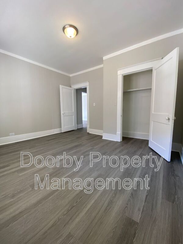 Building Photo - 3011 15th Ave