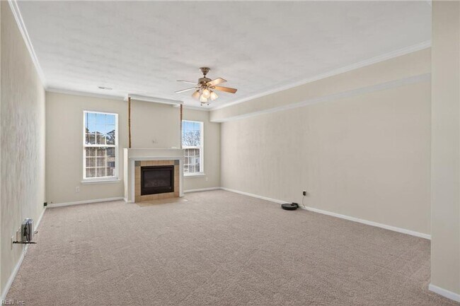 Building Photo - Immaculate Townhome in Camellia Gardens!