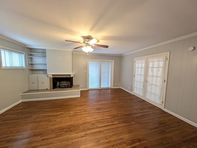 Building Photo - 1135 E 49th St