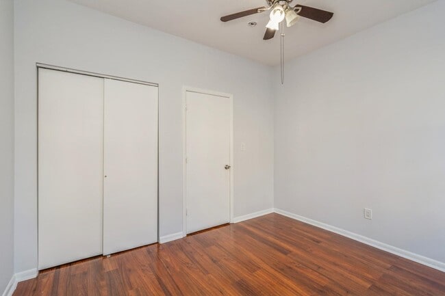 Building Photo - 817 Park Ave