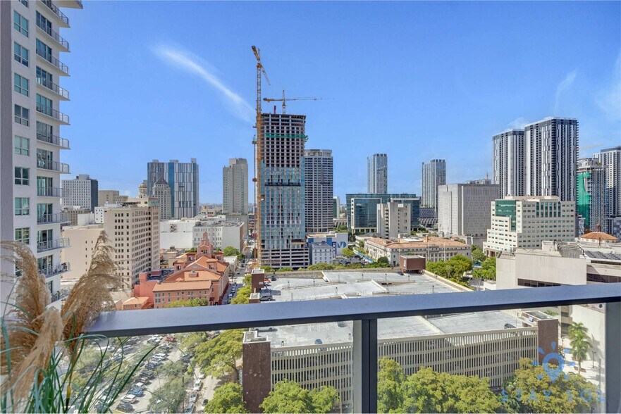 Building Photo - 227 NE 2nd St