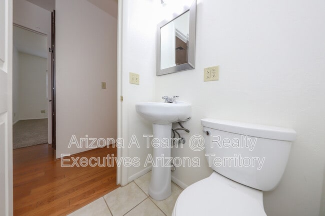 Building Photo - 1014 N 7th Ave