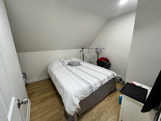 Building Photo - 3707 N Nora Ave