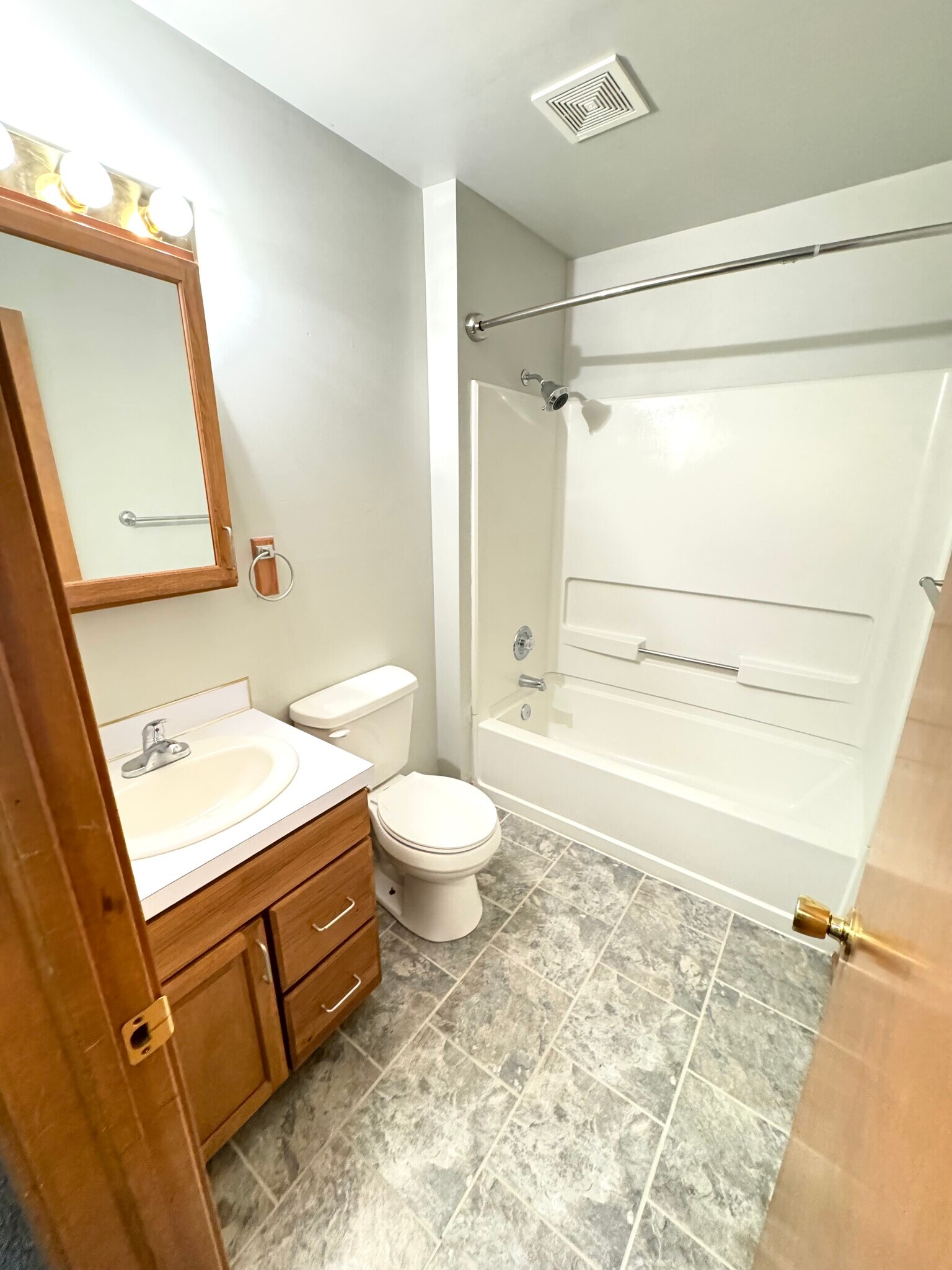 Building Photo - 6791 Pleasantview St NE