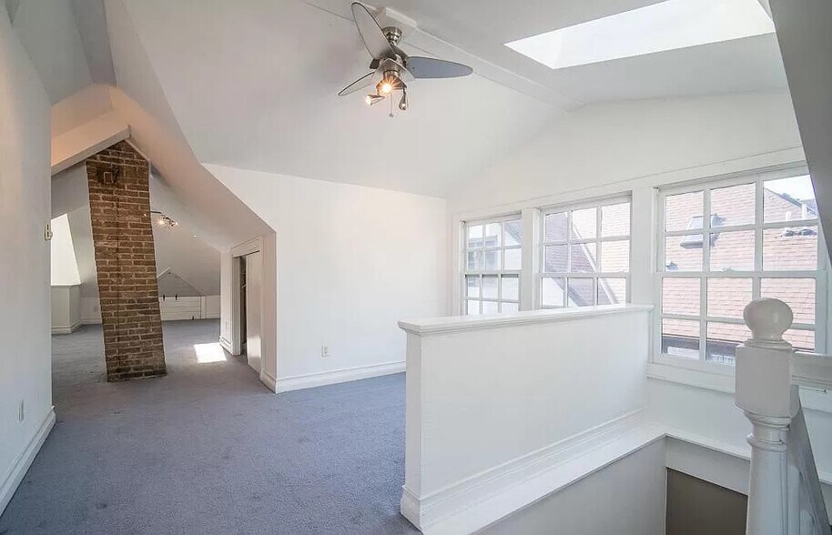 Building Photo - 3421 N Frederick Ave