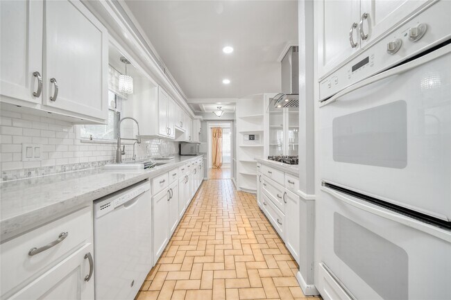 Building Photo - 3114 Cypress Point Dr