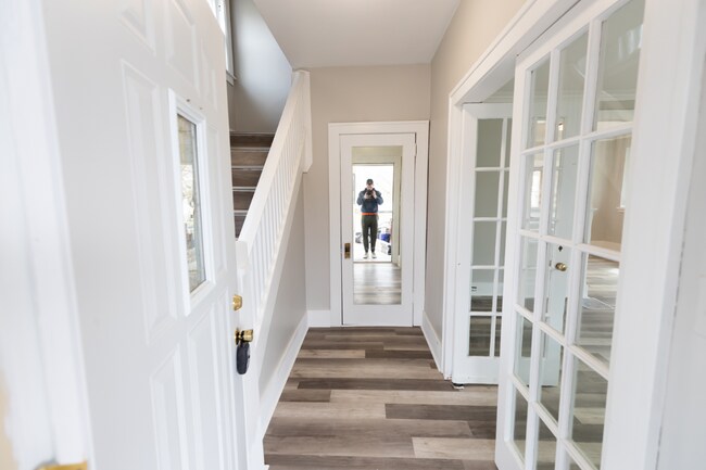 Building Photo - 1056 Watson St SW