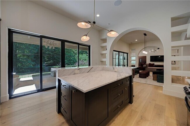 Building Photo - 3570 Knollwood Dr NW