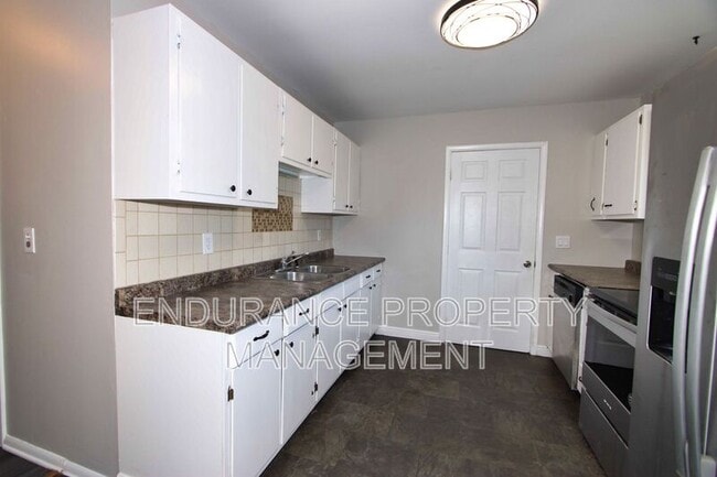 Building Photo - 3448 Ringwood St