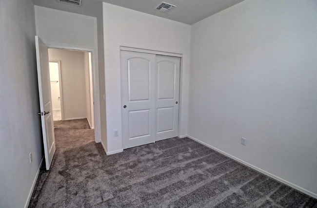 Building Photo - Almost New Rancho Sahuarita Home!