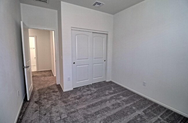 Building Photo - Newer Rancho Sahuarita Home!