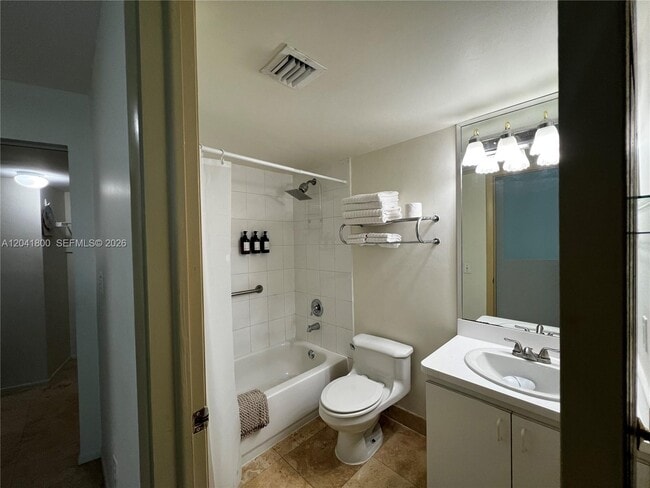 Building Photo - 5445 Collins Ave