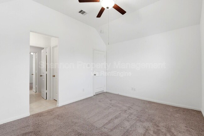 Building Photo - 1618 Rosedale Dr
