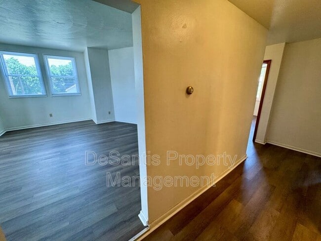Building Photo - 212 N Highland Ave