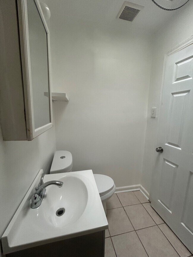 Building Photo - 66 Allison St NE