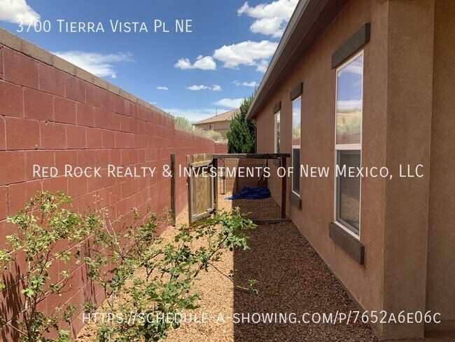 Building Photo - 3700 Tierra Vista Pl NE