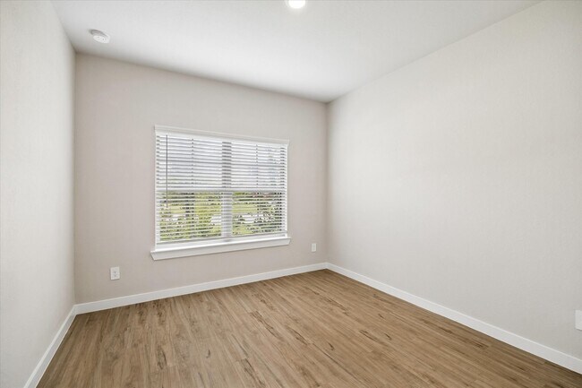 Building Photo - 21759 Thicket Point Ln