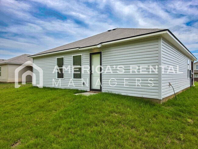 Building Photo - New Construction Home for Rent in Lincoln!