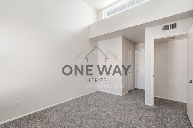 Building Photo - 1126 W Elliot Rd