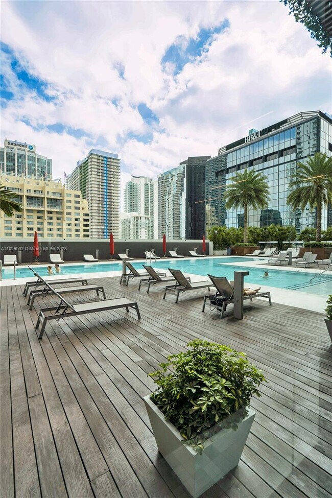 Building Photo - 1080 Brickell Ave