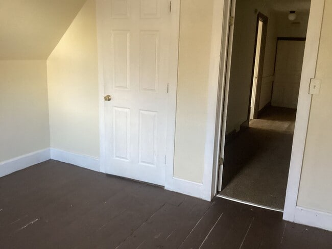 Building Photo - 3 bedroom Single Family ( Harambee )