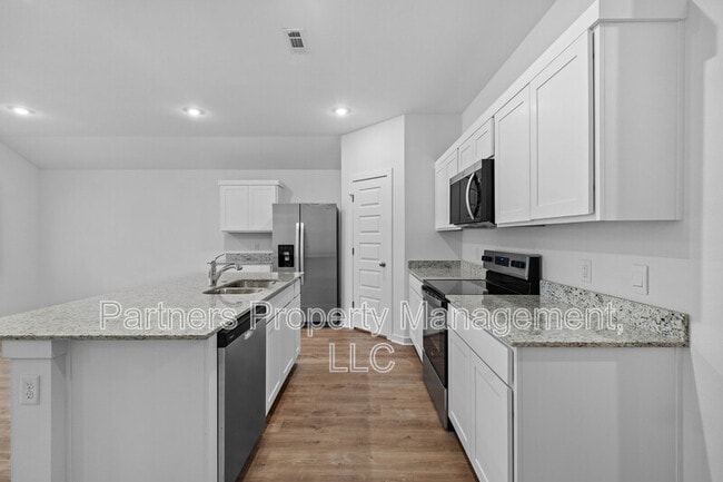 Building Photo - 941 Rentley St