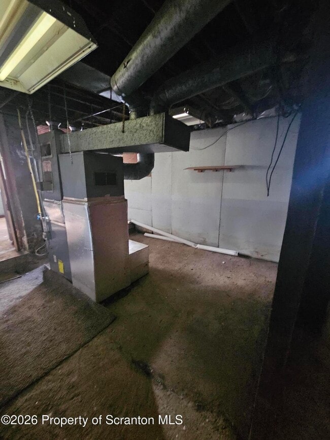 Building Photo - 1044 John Ave