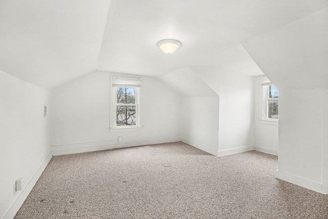 Building Photo - 3 Bedroom Cape Code house in Newville