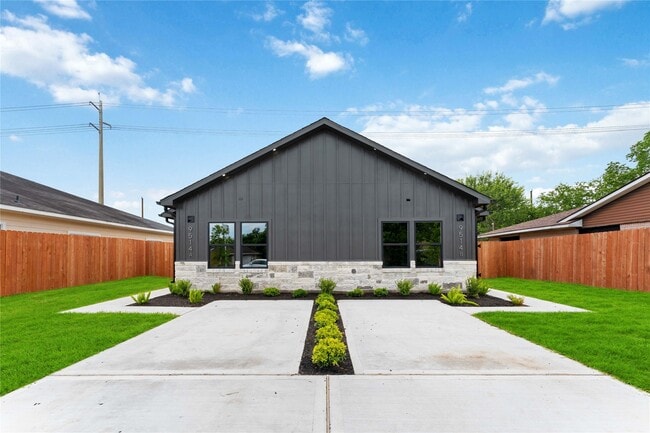 Building Photo - 9514 Ashville Dr