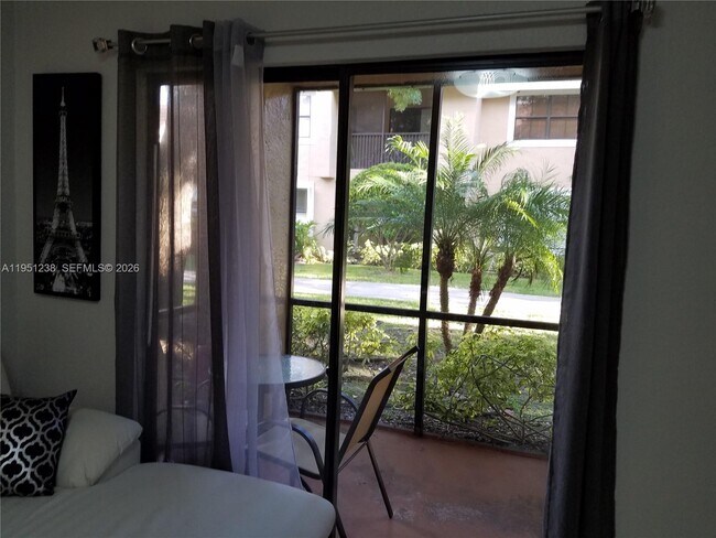 Building Photo - 15570 SW 105th Ln