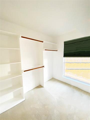 Building Photo - 9300 Hunter Chase Dr