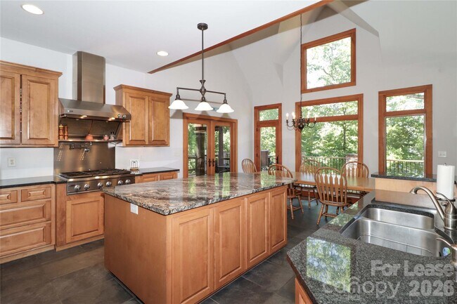 Building Photo - 111 Farmington Ln