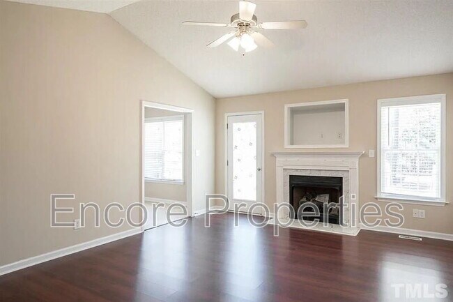 Building Photo - 312 Cabin Grove Ct