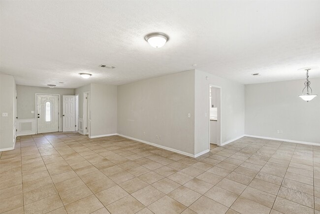 Building Photo - 20011 Sweetgum Forest Dr