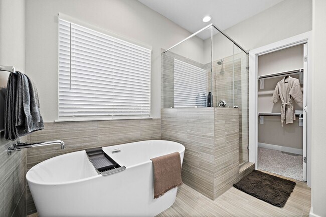 Building Photo - 12080 East Fwy